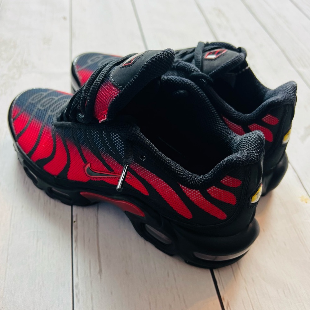 Nike Air Max Plus Bred Reflective Black Red Running Shoes - Picture 3 of 9